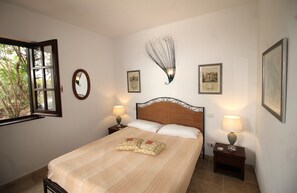 4 chambres, fer et planche à repasser, lit parapluie, Wi-Fi gratuit