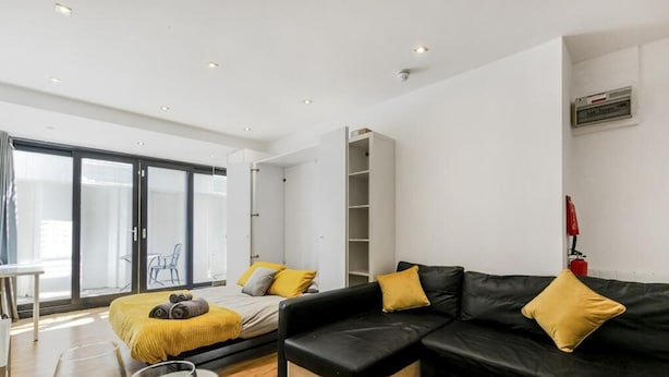 Living area - Captivating 1-bed Studio in London (London)