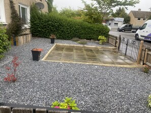 Property grounds - 15 min to City Center! Cozy flat in house. (Edinburgh)