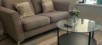 the Crescent, Large Spacious Central Flat