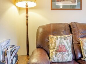 TV - 1 bedroom accommodation in Leighton, near Shrewsbury (Leighton, near Shrewsbury)