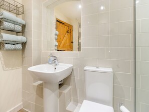 Towels - 1 bedroom accommodation in Leighton, near Shrewsbury (Leighton, near Shrewsbury)