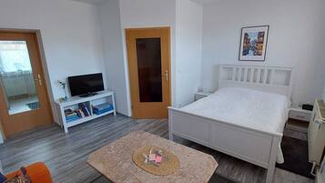 1 bedroom, free WiFi, bed sheets