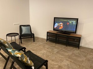 50-cm Smart TV with digital channels, Netflix, streaming services - MPods Málaga (Málaga)