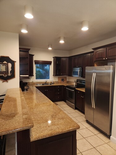 Stella Maris • Walk to Cruz Bay • Pool • Generator Backup • Car Rental Available