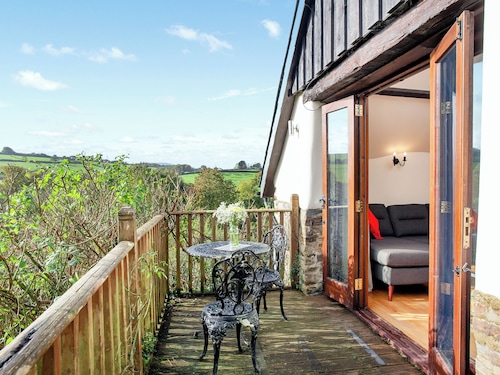 UK45543-The Threshing Barn