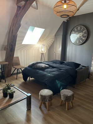 2 bedrooms, iron/ironing board, travel crib, WiFi