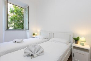 2 Schlafzimmer, Schreibtisch, Bügeleisen/Bügelbrett, WLAN