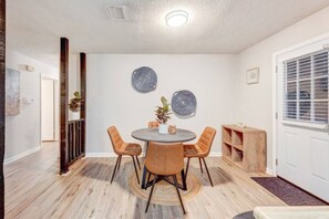 Dining - Quaint room  w/Queen Bed and Private Bath  (Montgomery)