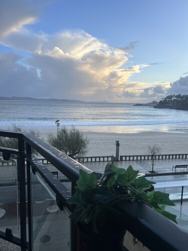 Piso de Lujo en Primera Línea de Playa en Sanxenxo