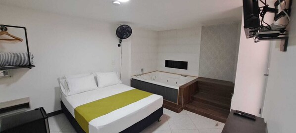 8 Schlafzimmer, WLAN, Bettwäsche