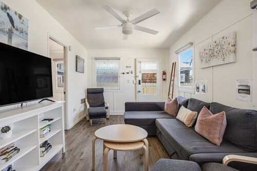 Doggy Beach Haven Sleeps 8 Free Parking