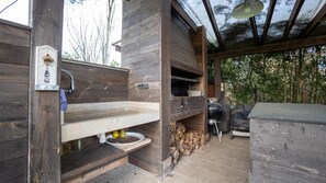 Property grounds - Luxury Villa in Costa Brava with Private Pool, Tennis Court, and Sauna
 (Pantans de Montbarbat)