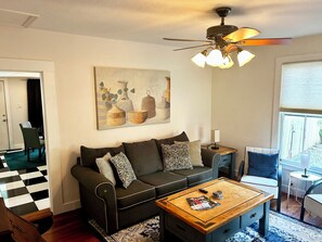 Smart TV - Private apt historic downtown yr. 1892 (Ocala)