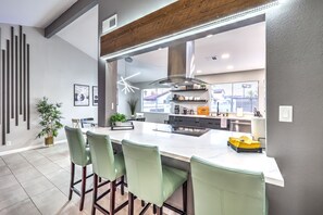 Fridge, microwave, oven, stovetop - 4BR House Near Strip/Airport w/ Pool That's a Vegas Dream House (Las Vegas)