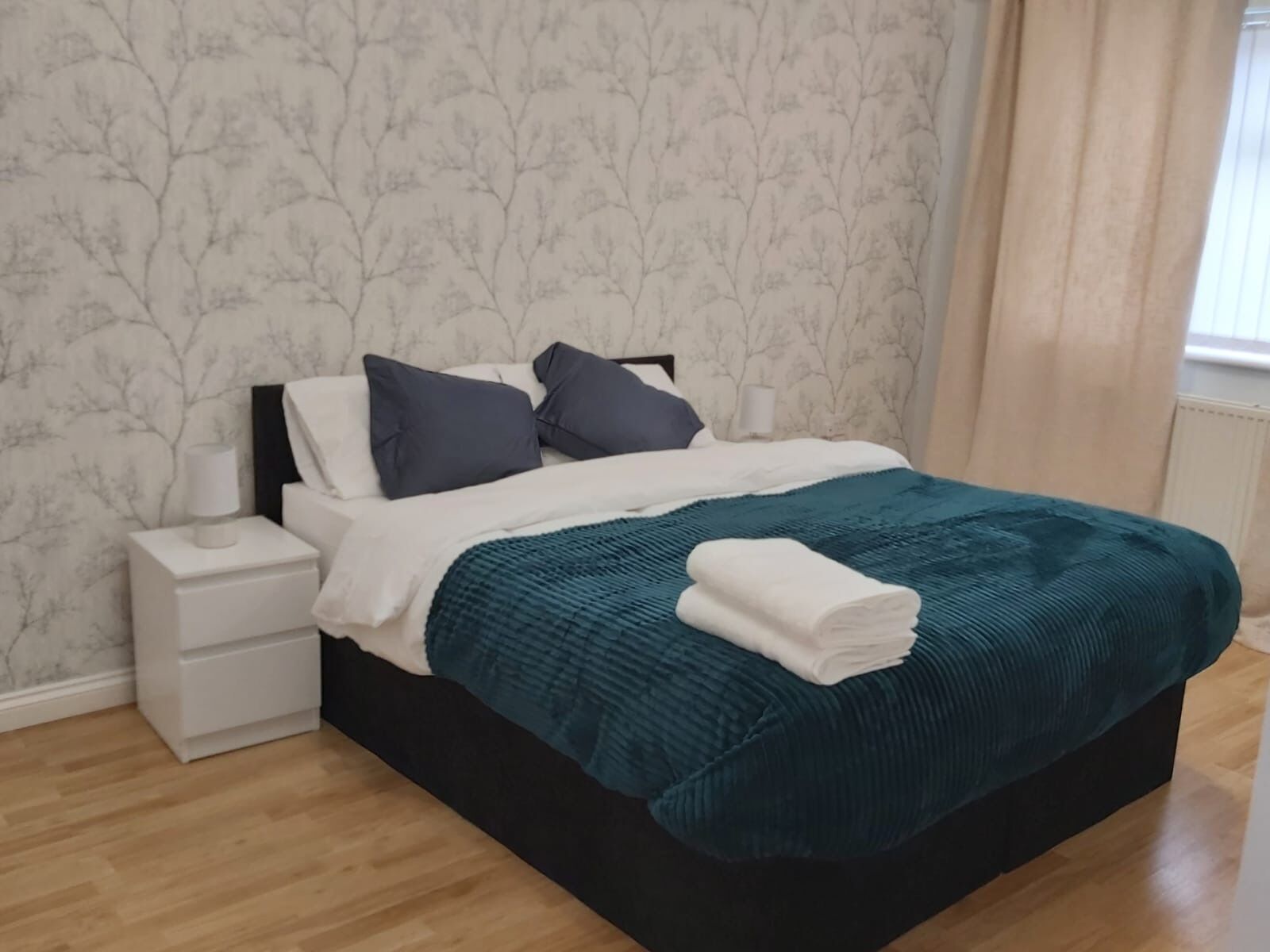 4 bedrooms, desk, iron/ironing board, free WiFi