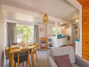 Interior - Kaka Retreat - Taupo Holiday Home (Taupo)