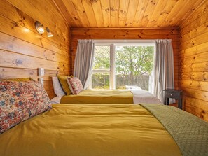 2 bedrooms, iron/ironing board, WiFi - Kaka Retreat - Taupo Holiday Home (Taupo)