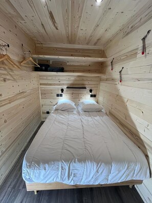 2 Schlafzimmer, Zimmersafe, Bügeleisen/Bügelbrett, kostenloses WLAN