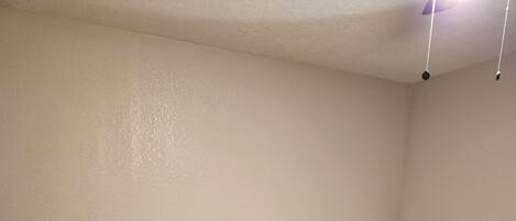 4 室のベッドルーム、WiFi、ベッドシーツ