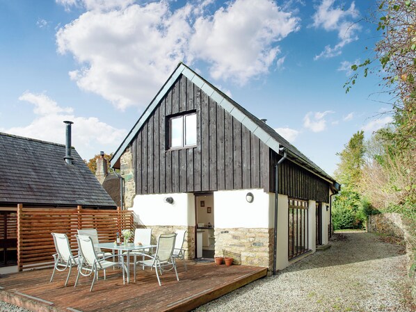 Outdoor dining - UK45541-Old Stable Cottage (Sampford Courtenay, Okehampton)