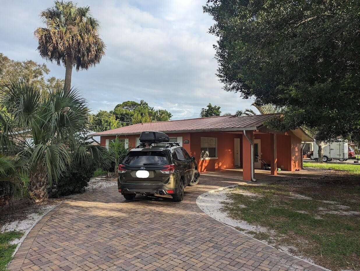 Well Maintained Furnished House - Walk to Town, Short Drive to Beach