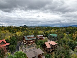 Exterior - Massive porch! Family sized hot tub in Pigeon Forge's best resort!` (Pigeon Forge)