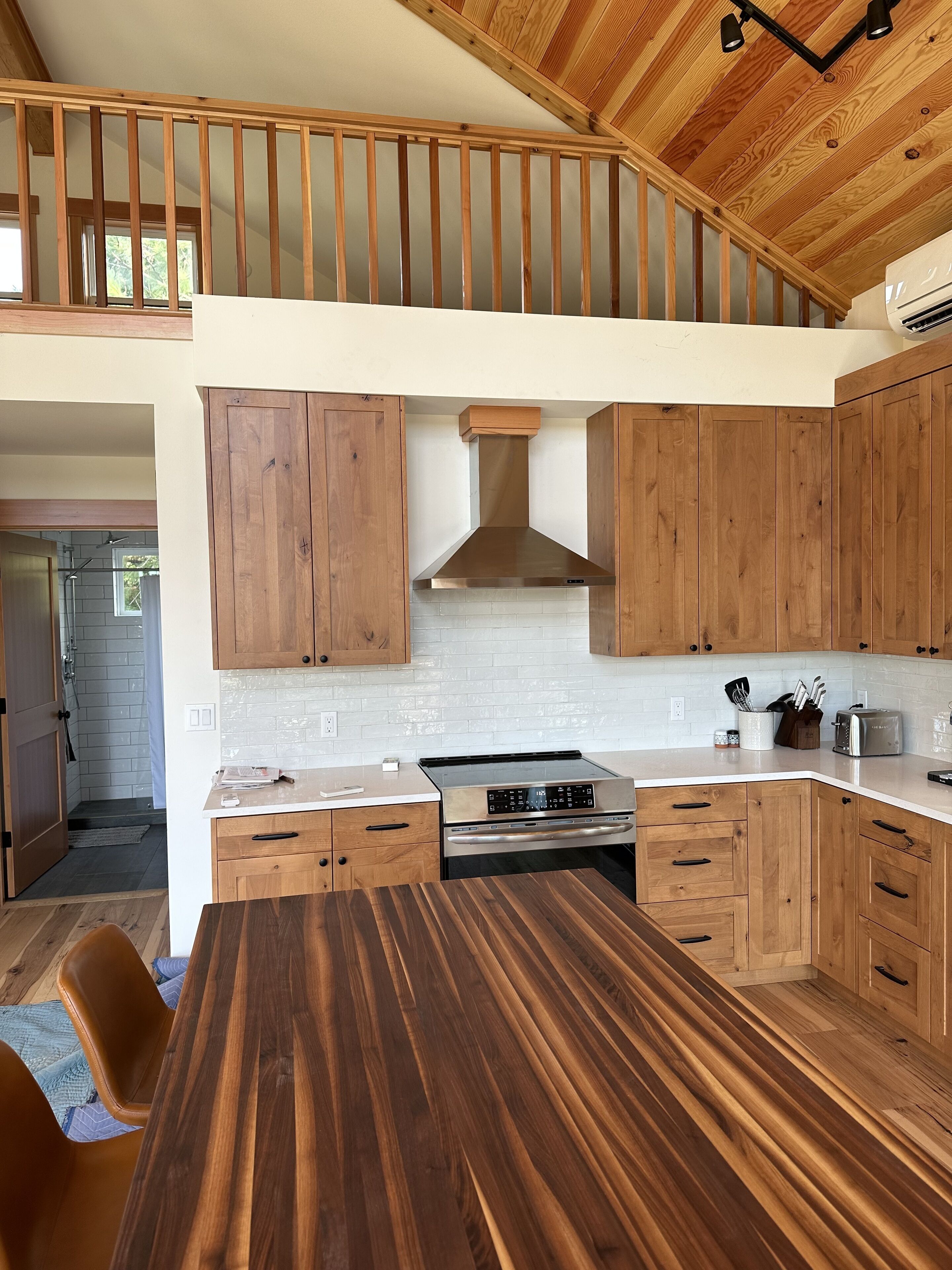 Brand new, well-appointed kitchen