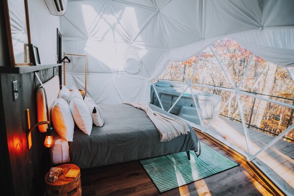 1 dormitorio, tabla de planchar con plancha, wifi y ropa de cama