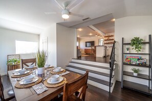 Dining - Cozy Mid-Century Charmer - Huge Backyard - Firepit (La Mesa)