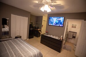 1 bedroom, iron/ironing board, WiFi, bed sheets