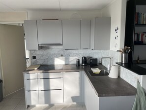 Fridge, microwave, oven, stovetop - Luxe Freistehendes Familie Ferien-haus mit Sauna (Scharendijke)