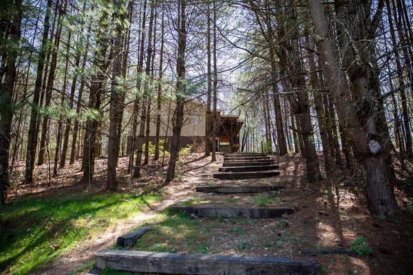 Hill to cottage