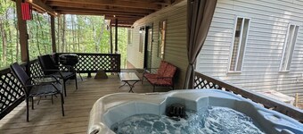 Timberline Cabins - Dogwood Cottage - Hot Tub, Pets