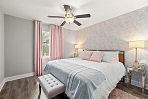 4 dormitorios, escritorio, cuna de viaje y wifi