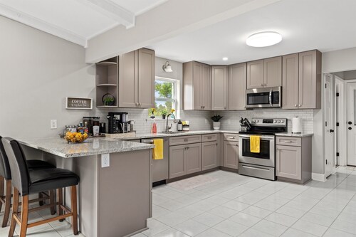 LT & Military Discount- 4 Bedroom+Office Near AFB