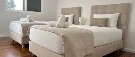 2 chambres, fer et planche à repasser, Wi-Fi gratuit, draps fournis