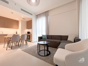 Apartment (2 Bedrooms) | Living room - Creek Beach Dubai to Stunning 2B Apt with Balcony in Dubai Creek Harbour (Dubai)