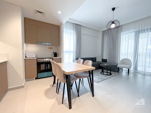 Apartment (2 Bedrooms) | Living room - Creek Beach Dubai to Stunning 2B Apt with Balcony in Dubai Creek Harbour (Dubai)