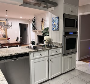 Microwave, oven, stovetop, dishwasher - Masters 2024! Lovely home w/pool just a few miles away from The Augusta National (Augusta)