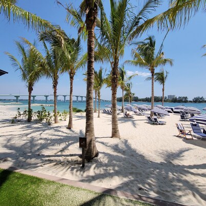 2/2 located at JW Marriott on Clearwater Beach,811