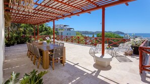 تناول الطعام بالخارج