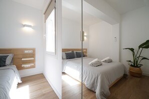 3 quartos, ferros/tábuas de passar roupa, Wi-Fi, roupa de cama