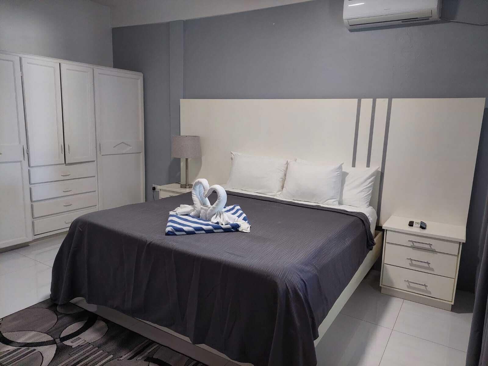 2 bedrooms, premium bedding, iron/ironing board, free WiFi