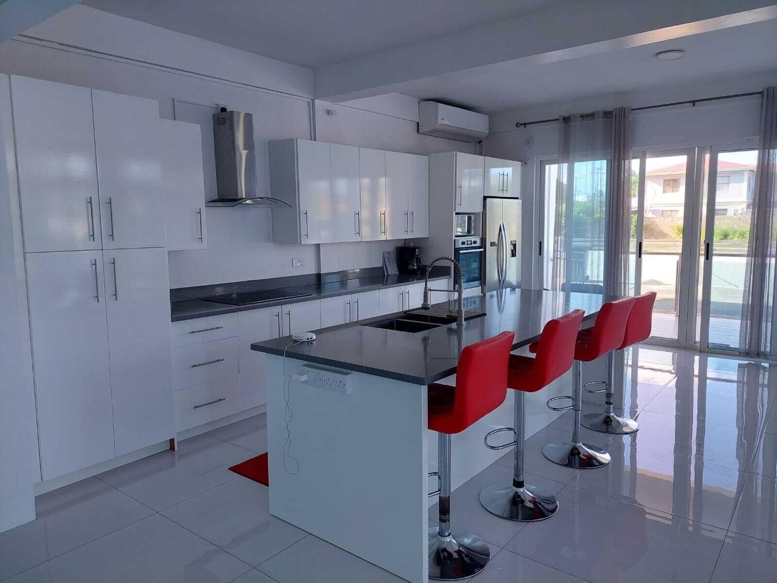 Luxury Villa | Private kitchen | Fridge, microwave, oven, stovetop