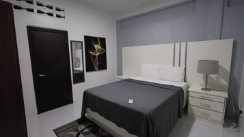 2 bedrooms, premium bedding, iron/ironing board, free WiFi