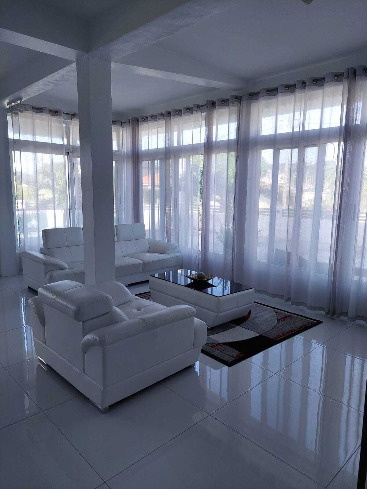 Televisión LED de 55 pulgadas con canales por cable, Netflix