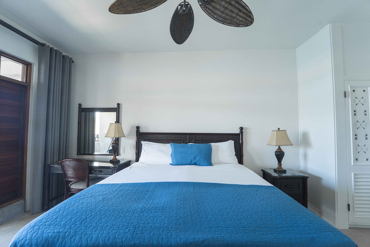 1 bedroom, in-room safe, individually decorated, individually furnished