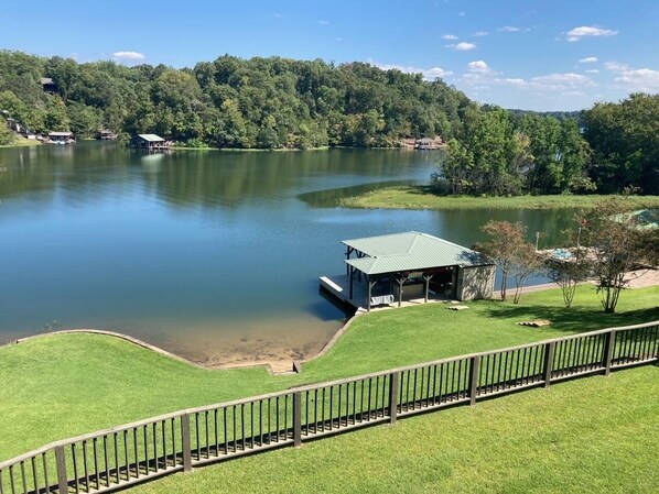 Property grounds - Lake Front Home on Lake Tuscaloosa - 17mi from Bryant Denny Stadium (Northport)