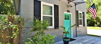 Teal Door Inn-With Fire Pit!